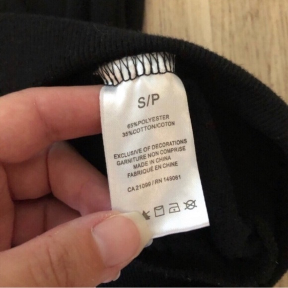 MASSIVE $10 SALE Kendall + Kylie Short Sleeve Hooded Los Angeles Tee - Picture 7 of 8